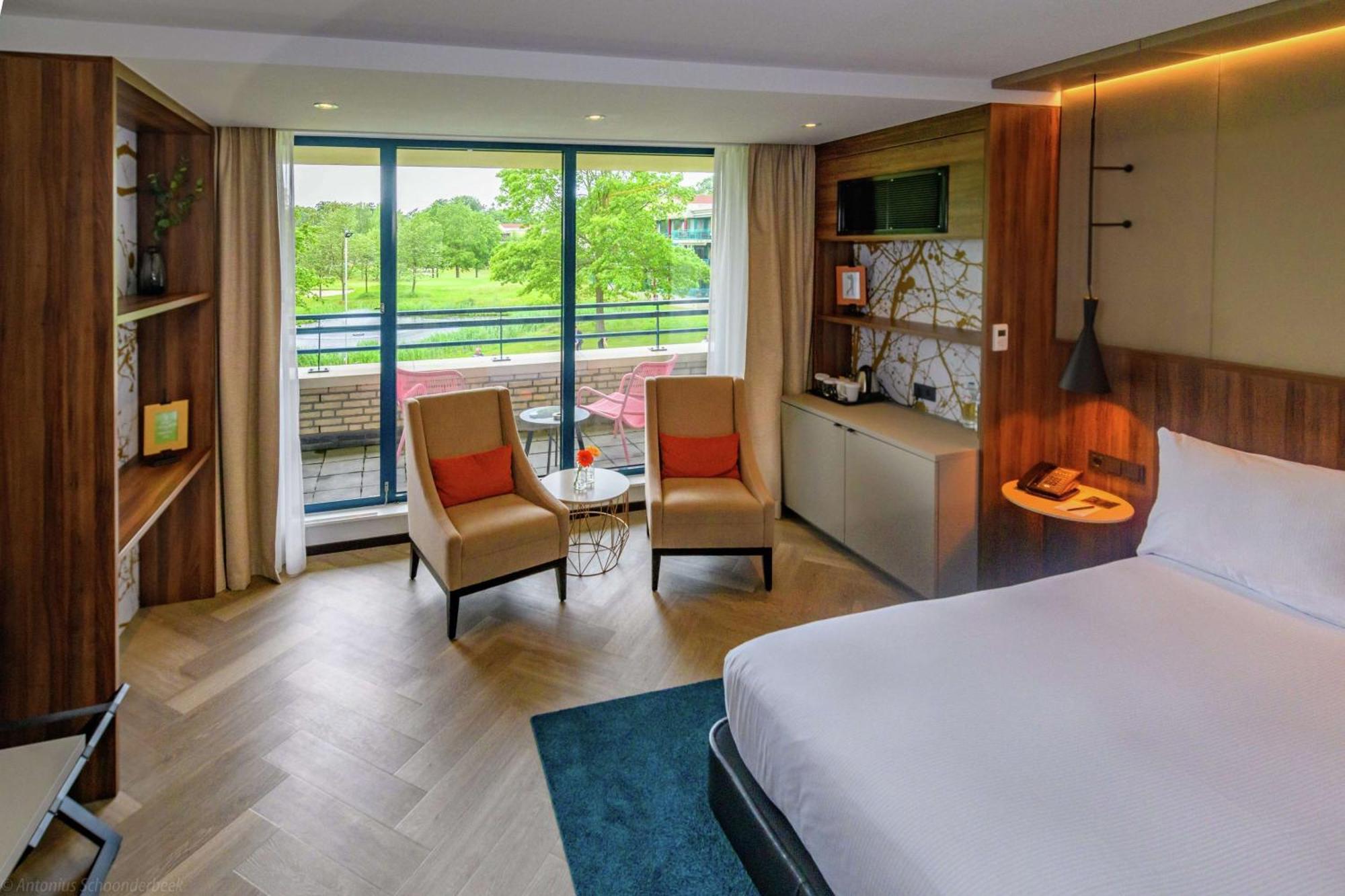 Hotel Doubletree By Hilton Royal Parc Soestduinen 4*