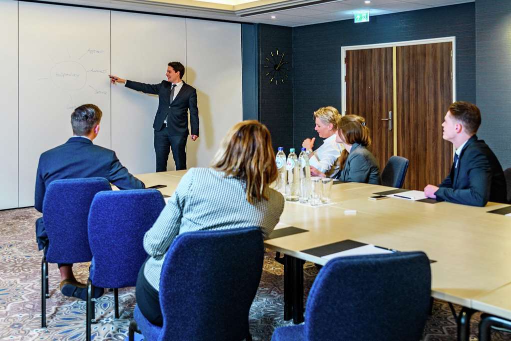 Hotel Doubletree By Hilton Royal Parc Soestduinen 4*