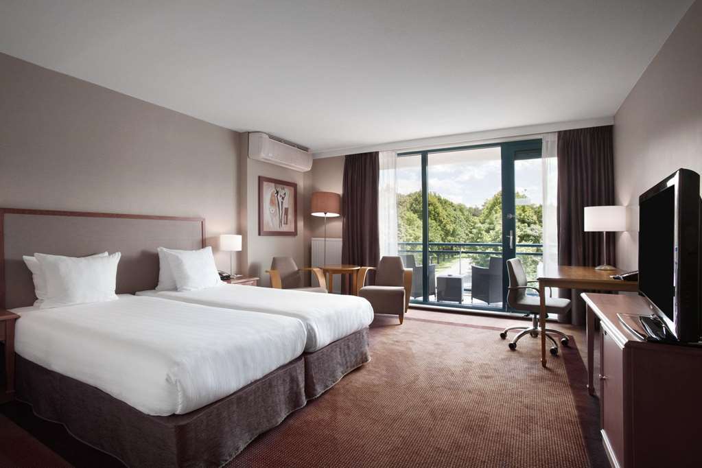 Hotel Doubletree By Hilton Royal Parc Soestduinen 4*